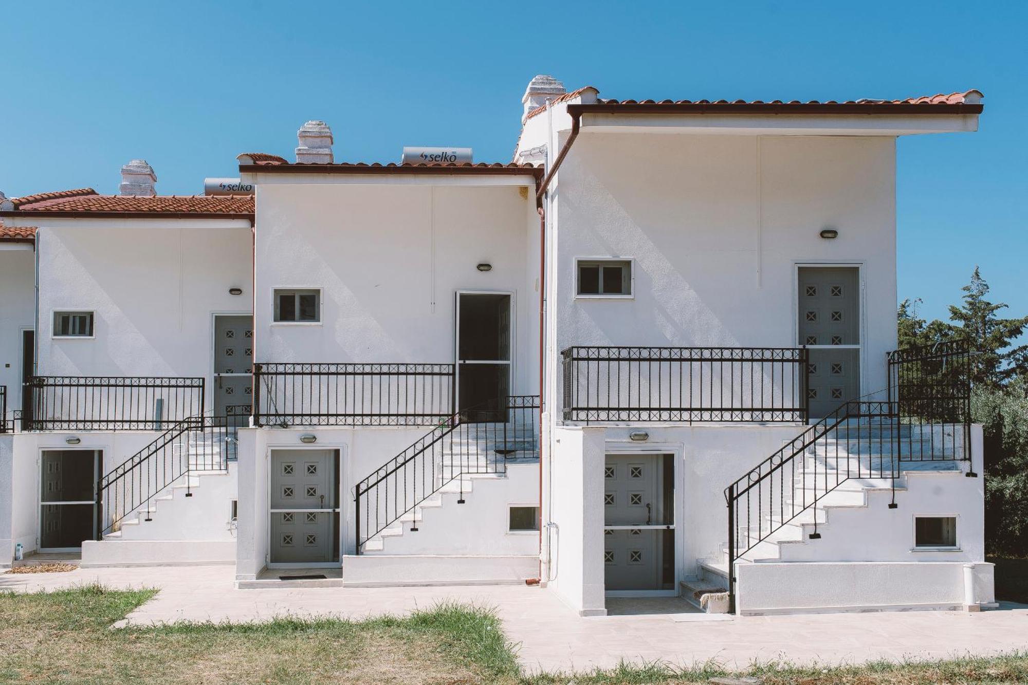 Armonia Seaside Lofts Apartment Marónia Bagian luar foto